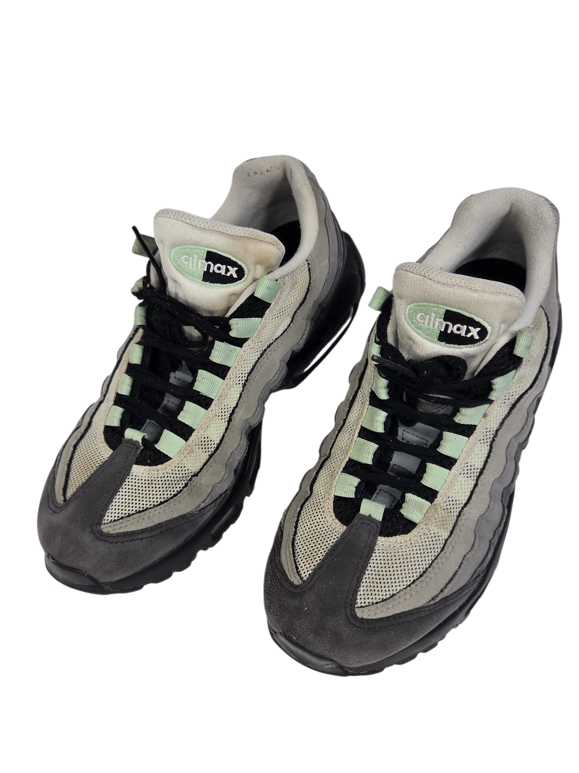 95 Kid’s Sneakers Gray With Mint Accents. Size 5.5